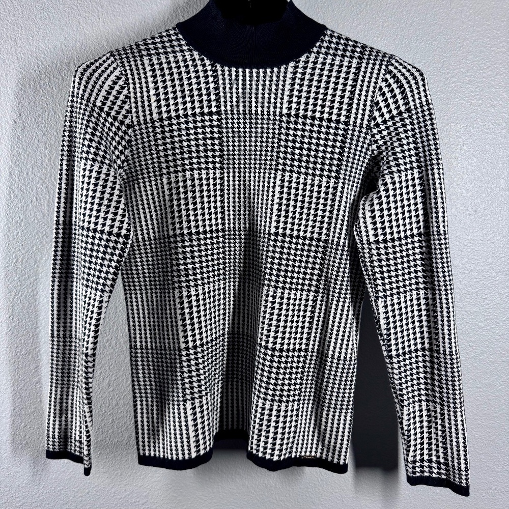 T Tahari Timeless Tailored Look: Houndstooth Mock-Neck Knit Heavyweight Sweater‎